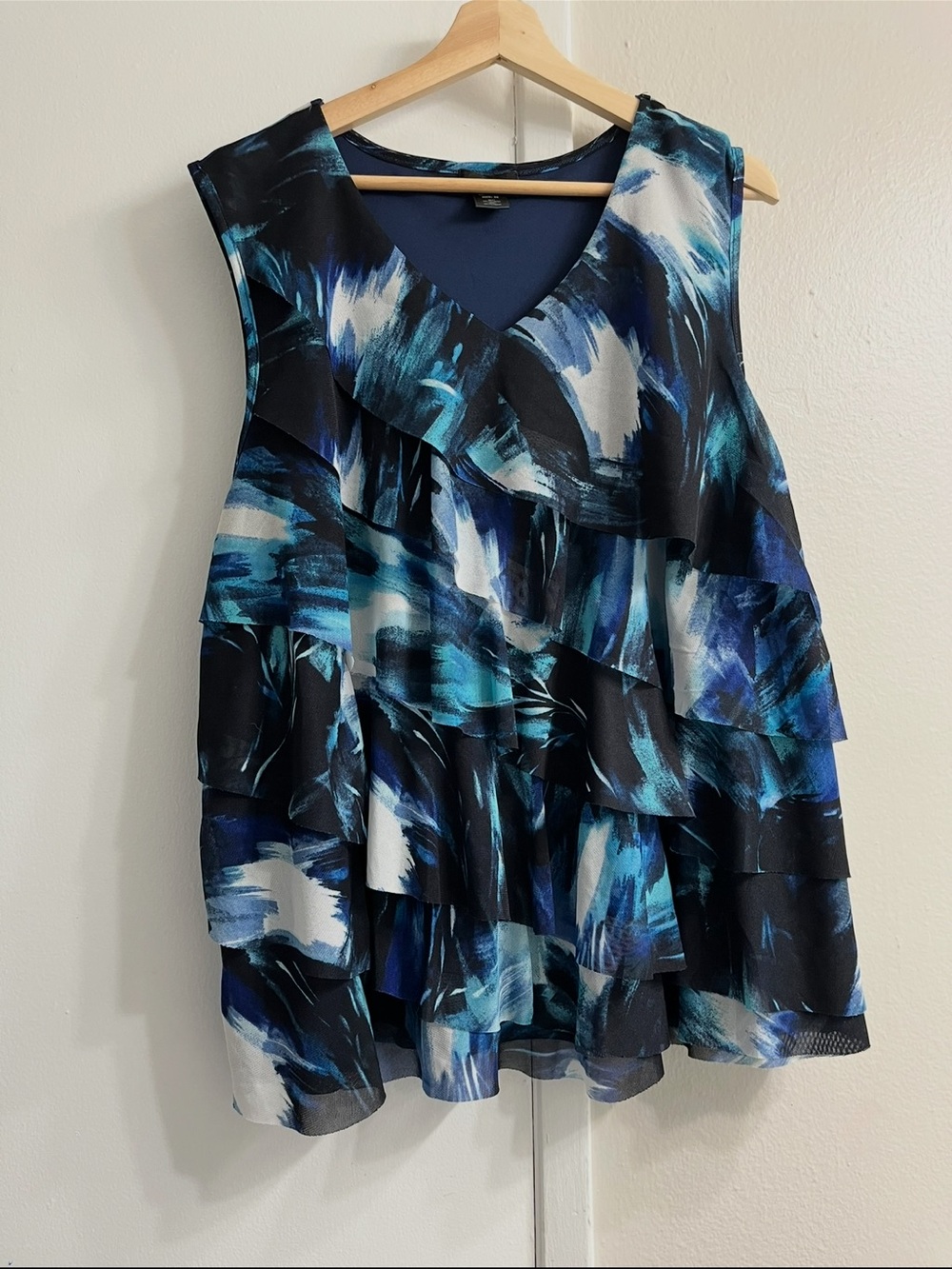 Sleeveless Ruffled Blue Abstract Print Top